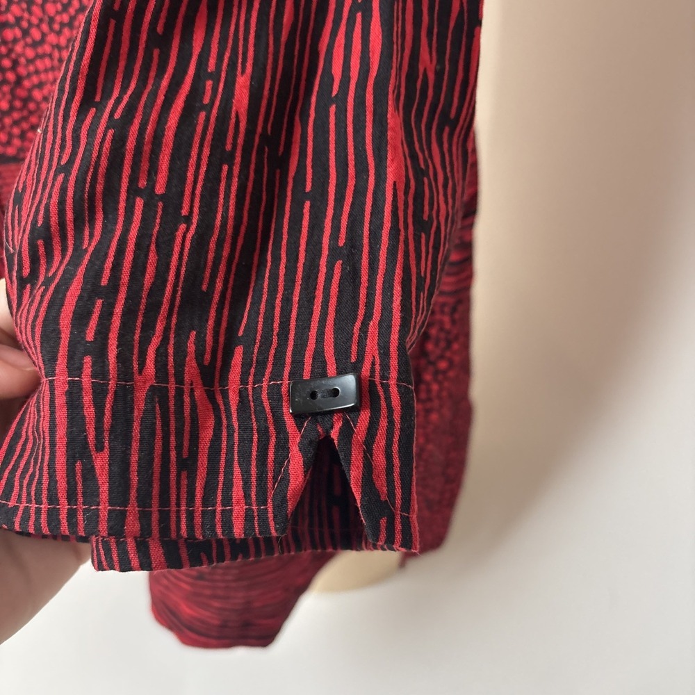 Ali Miles Artsy Red/Black Double Print Blouse W/Unique Buttons Size XL - Picture 5 of 11
